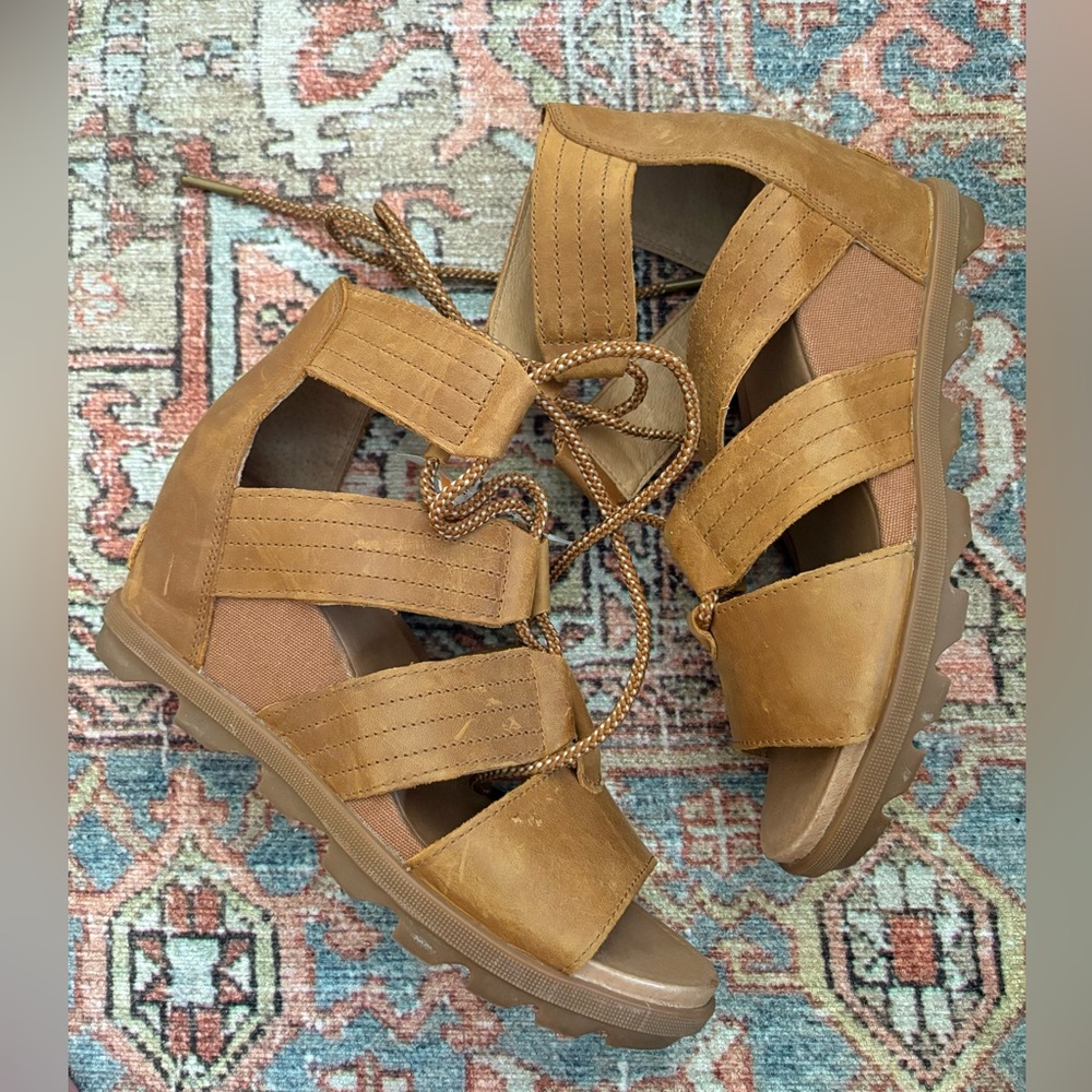 SOREL JOANIE II LACE up heel wedge 10